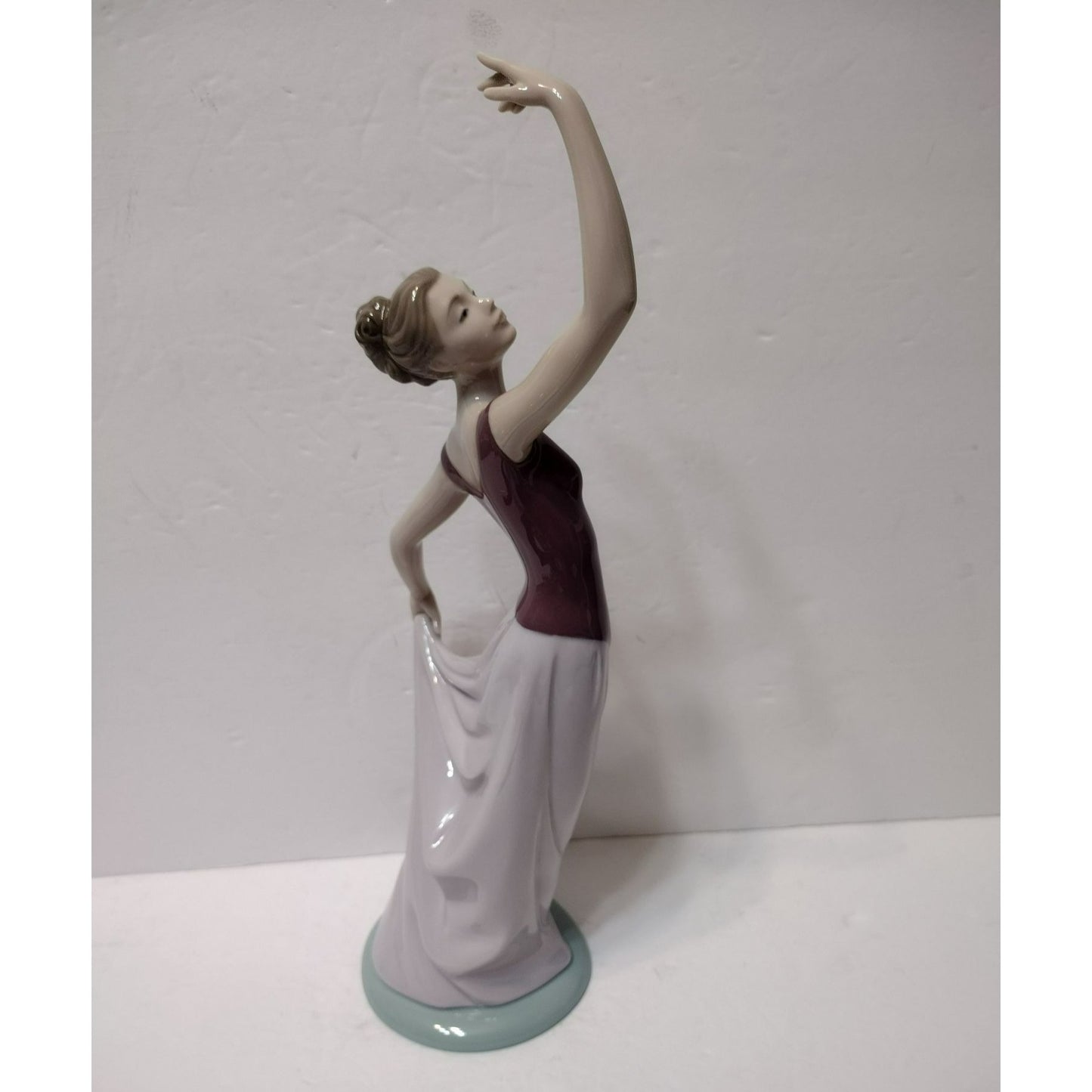 NAO by Lladro Porcelain Lady Figurine, The Dance is Over Dancer Purple Pink 1994