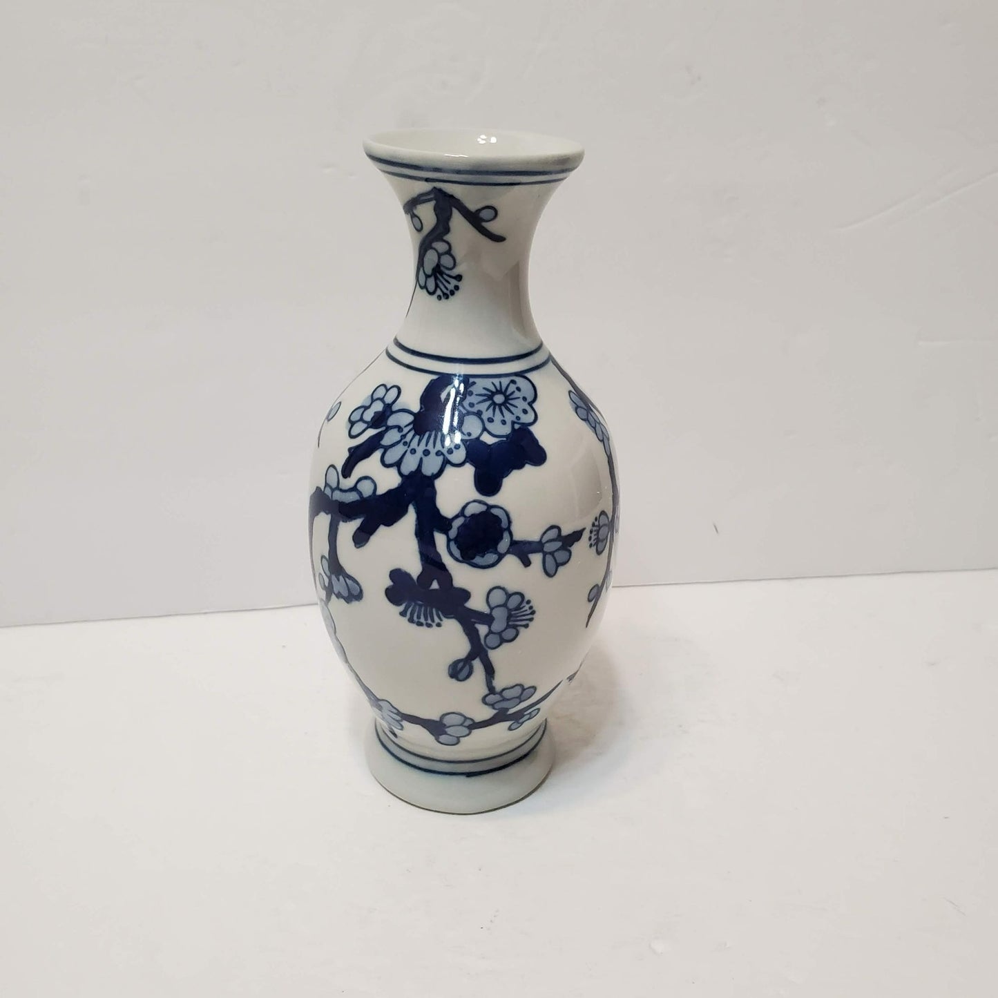 Blue & White Porcelain Vase, Chinoiserie Asian Style Floral 7" Ceramic Bud Vase