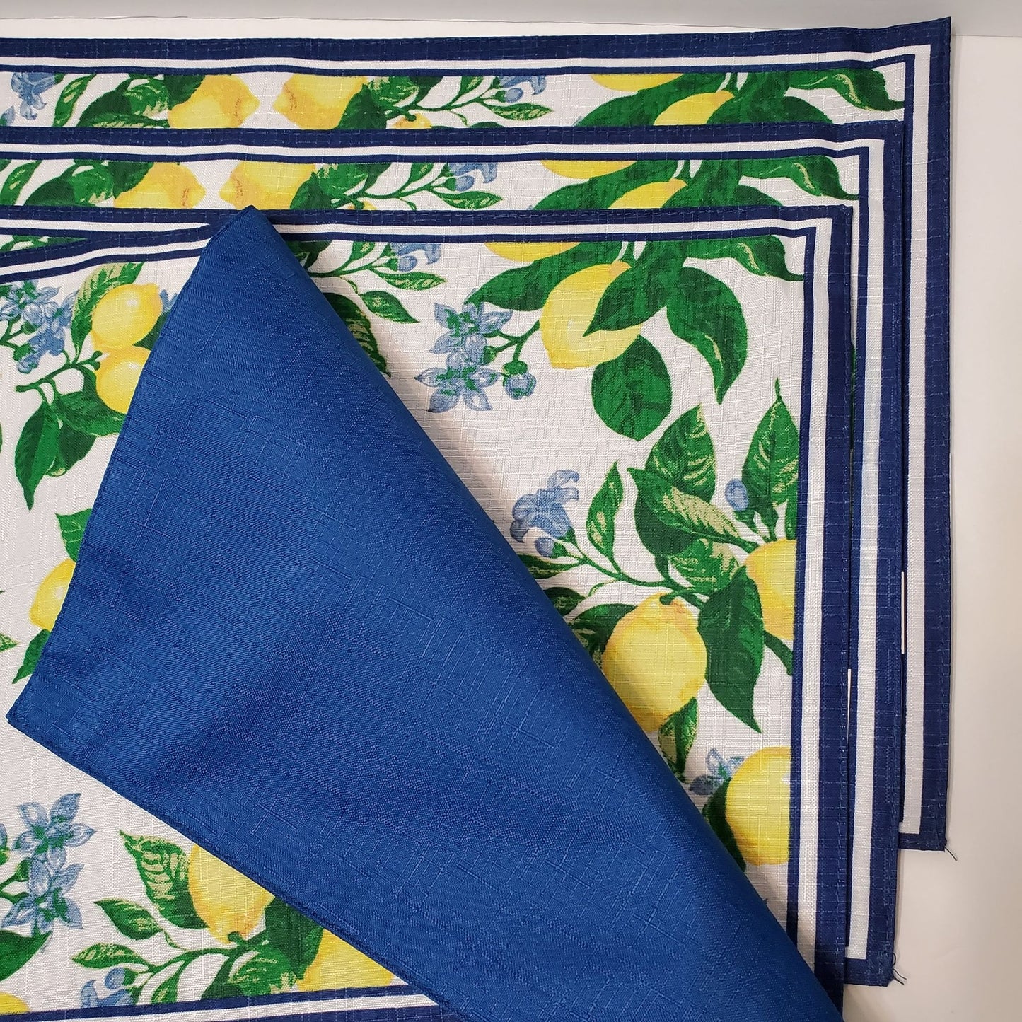 Lemon Citrus Placemats, Set of 4, Fabric Reversible Blue, Washable 17x11 NEW