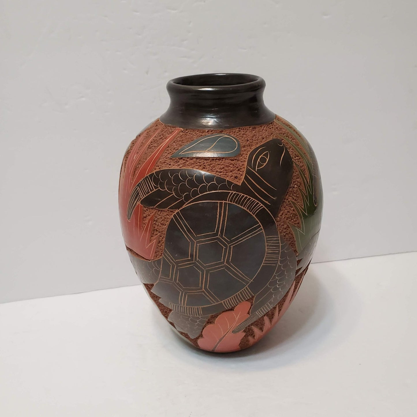 Etched Ceramic Vase from Costa Rica, Sgraffito Turtle Design, 8" Vintage Pottery