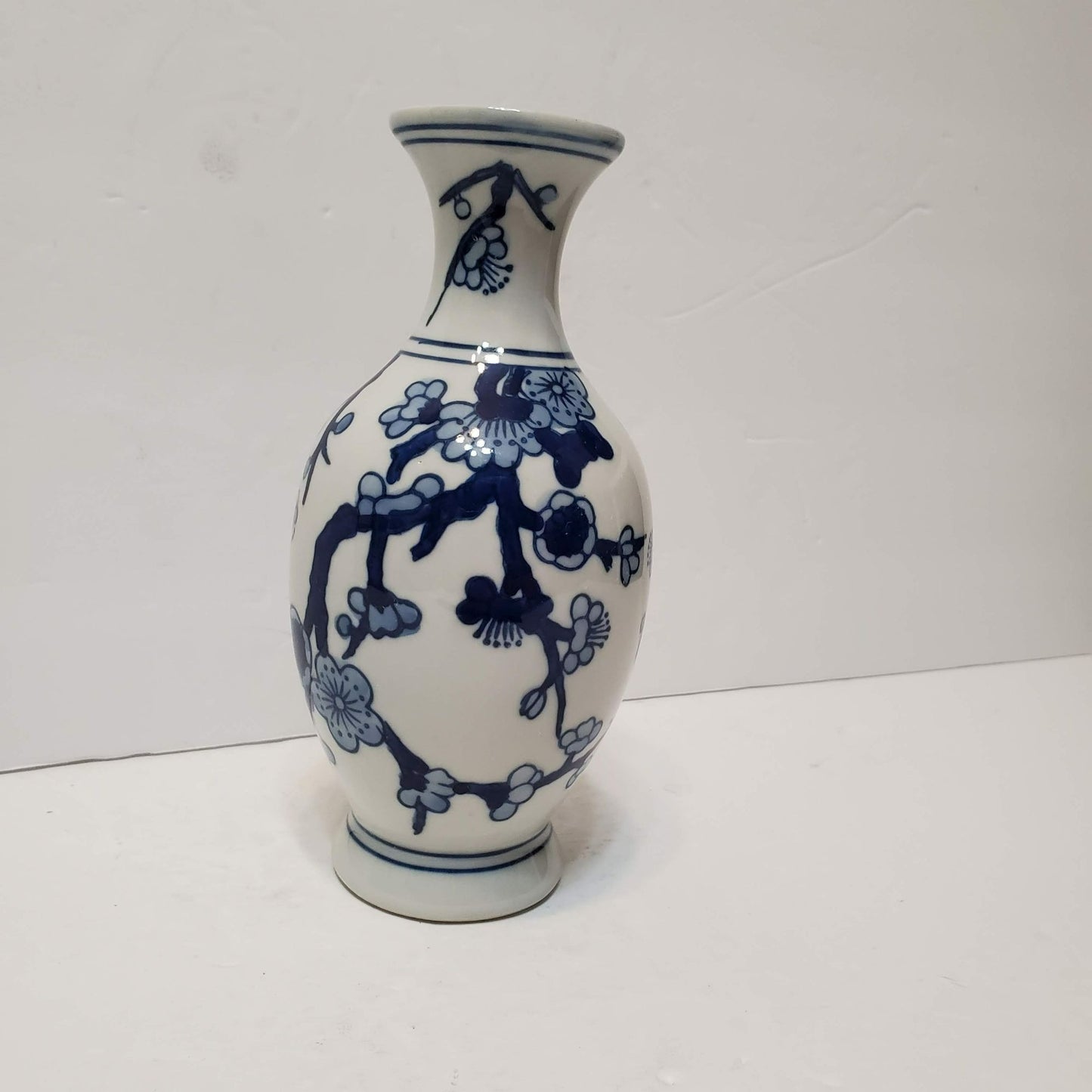 Blue & White Porcelain Vase, Chinoiserie Asian Style Floral 7" Ceramic Bud Vase