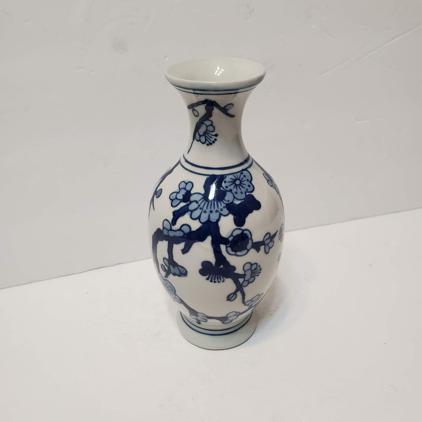 Blue & White Porcelain Vase, Chinoiserie Asian Style Floral 7" Ceramic Bud Vase